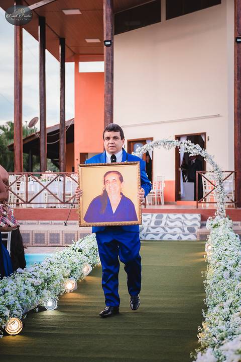 Noivo e sua mãe'