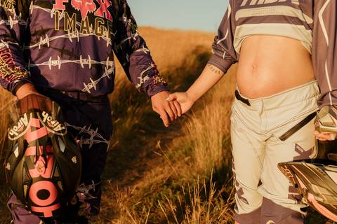 Sessão fotográfica de grávida no exterior'