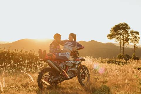 Sessão fotográfica de grávida no exterior'