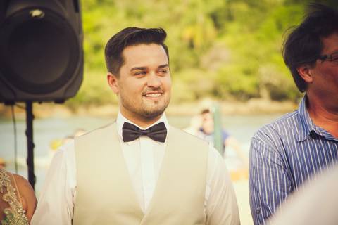 o primeiro olhar do noivo ao ver a noiva'