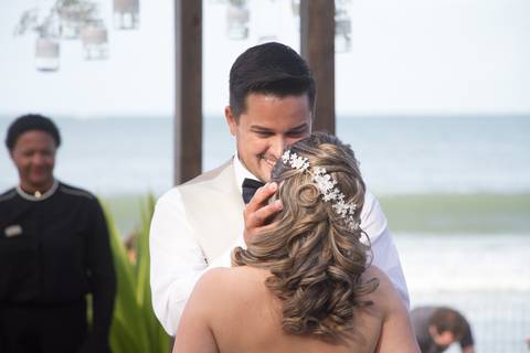 primeiro sorriso ao ver sua noiva'