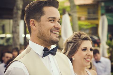 casamento de dia na praia em bombinhas ao por do sol'