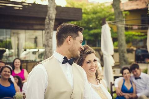 casamento de dia na praia em bombinhas ao por do sol'