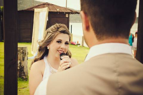 casamento de dia na praia em bombinhas ao por do sol'