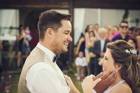 casamento de dia na praia em bombinhas ao por do sol'