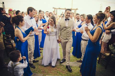 casamento de dia na praia em bombinhas ao por do sol'