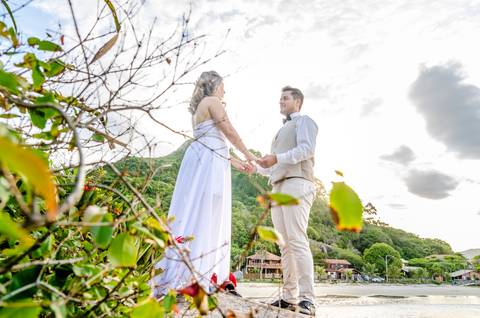 intervalo casamento de dia no restaurante casa da praia em bombinhas ao por do sol'