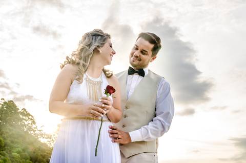 intervalo casamento de dia no restaurante casa da praia em bombinhas ao por do sol'
