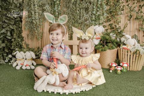 Páscoa Ensaio Temático coelhinho da páscoa coelho fotografia Niterói Rio de Janeiro Brasil irmãos'