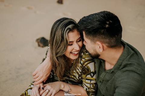 ensaio de casal praia vermelha rio de janeiro rj  bruna guerson sorrindo'