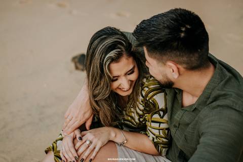 ensaio de casal praia vermelha rio de janeiro rj  bruna guerson sorrindo foto espontânea'