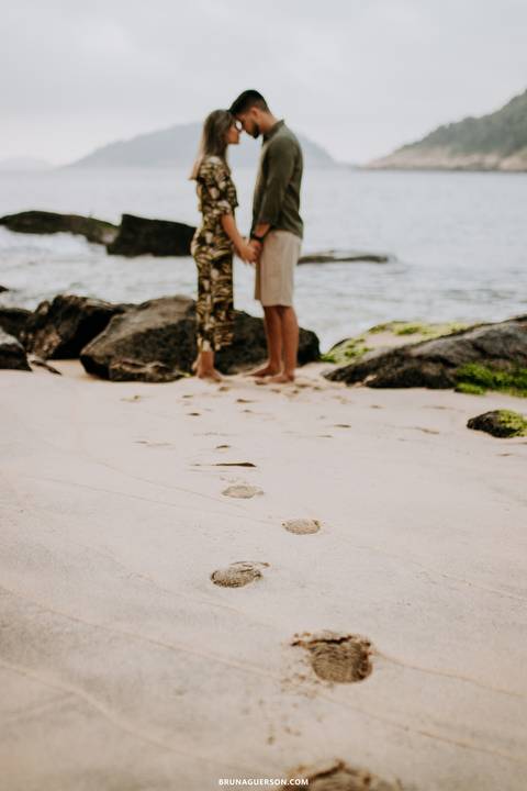 ensaio de casal praia vermelha rio de janeiro rj  bruna guerson pegadas'