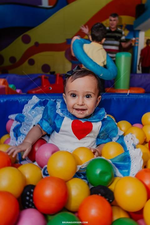 festa infantil Rio de Janeiro rj Niteroi icarai fotografo aniversario 1 ano criança piscina de bolinhas'