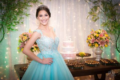 Festa de Debutante Cadillac Espaço para Eventos Flores da Cunha'