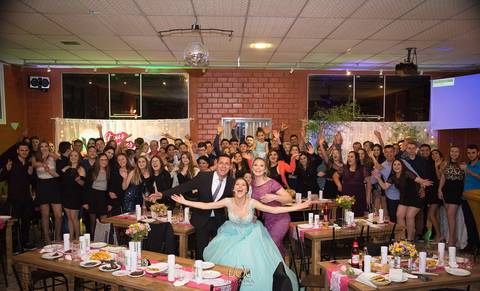 Festa de Debutante Cadillac Espaço para Eventos Flores da Cunha'