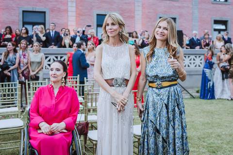 Gabriela Michetti en casamiento de Mrina Klemensiewicz y Baltasar Saravia en bodaga viñas en flor en cafayate argentina fotografias de Alejandra Ramos fotografa'