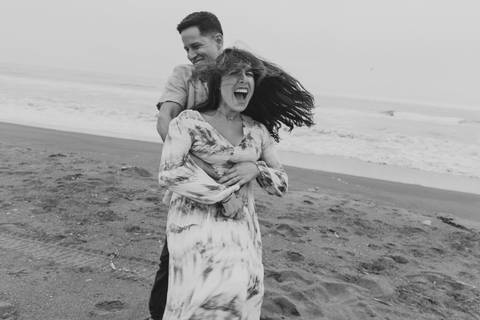 Alejandra Ramos fotógrafa de bodas auténticas espontáneas y frescas sesión de pareja y mascota lima peru'