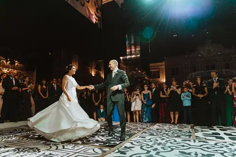 alejandra ramos fotografia primer baile de recien casados esposos bodas peruanas wedding peru  fotografa de bodas soñadas en peru puericultorio de lima risas alegria felicidad momentos unicos happy las mejores fotos'