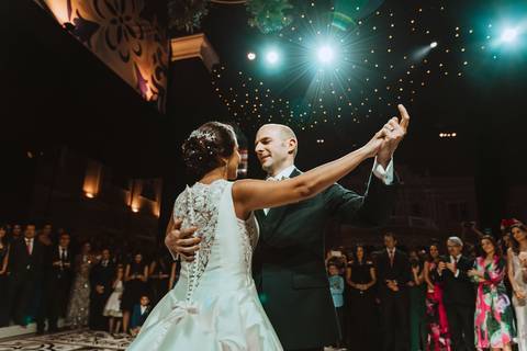fotografa de bodas en peru lima bodas peruanas novios con estilo boda en puericultorio de lima fotos soñadas de recien casados felices '