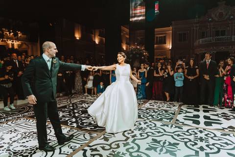 alejandra ramos fotografia primer baile de recien casados boda en puericultorio de lima bodas soñadas felices novios con estilo fotografa de bodas soñadas momentos increibles wedding peru first dance happy los mejores momentos'