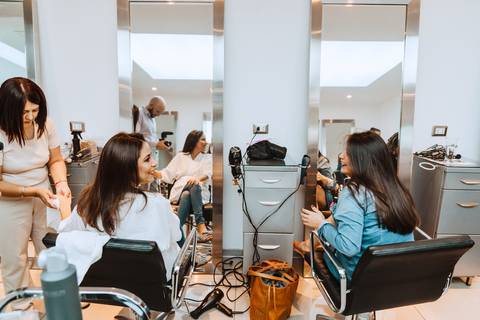 conversacion de novia con hermana en preparativos para boda novias peruanas fotografa argentina de bodas en peru momentos'