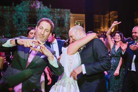 amigo haciendo corazon para los novios en fiesta de la boda party amor love bodas peruanas fotografa de bodas en lima fotografias de bodas'