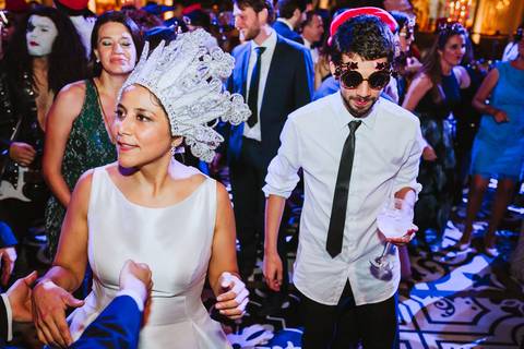 novia en la fiesta wedding party feliz bodas peruanas fotografa de bodas en peru lima hora loca fiesta '