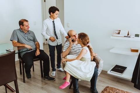 novio catalan con amigos y familia bodas peruanas hijos momentos unicos alegria wedding bodas en peru '