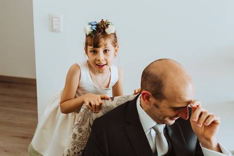 momentos unicos y especiales de padre con su hija risas amor love getting ready preparativos fotografa de bodas en peru '