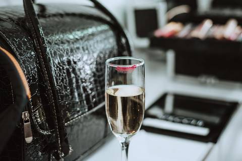 detalles en la copa de la novia fotografa de bodas en peru novias peruanas bodas en peru novios getting ready marcas maquillaje make up'