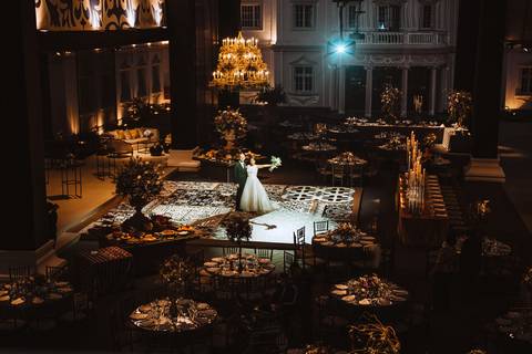 sesion de novios recien casados en puericultorio de lima felices novio catalan novia peruana foto general en salon eventos increible momentos unicos alejandra ramos fotografia las mejores fotos '
