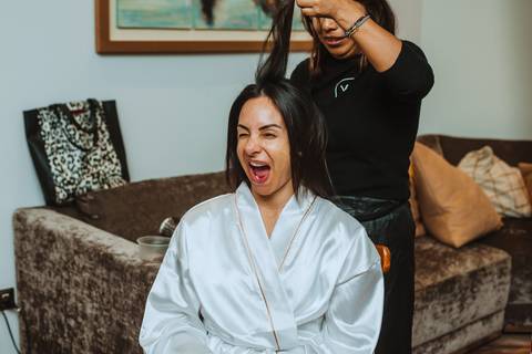 novia alegre futura esposa novia feliz previa de la novia peinado y maquillaje fotos de la previa wedding lima '