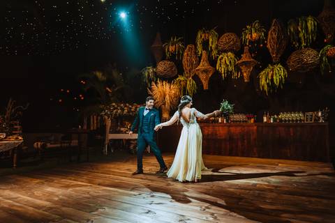 sesion de esposos sesion de fotos de marido y mujer felicidad alegria la mejor pareja fotografa de bodas en lima alejandra ramos fotografia wedding photographer '