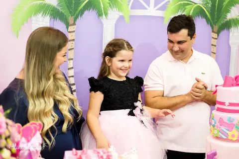 cantando parabéns aniversário de 5 anos tema barbie'