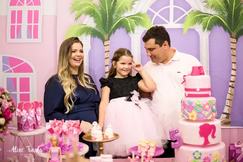 cantando parabéns aniversário de 5 anos tema barbie'