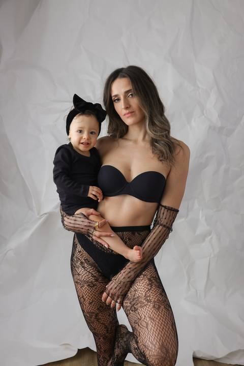 amor de mãe
colo de mãe
ligação
abraço
ternura
carinho
proteção
família
memórias
momentos
saudade
presença
afeto
conexão
gerações'