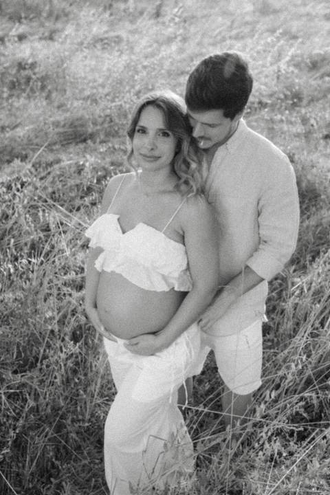 sessão fotográfica de gravidez, sessão de grávida, fotografia de gravidez, fotografia de maternidade, fotógrafa de gravidez, fotógrafo de grávidas, sessão de maternidade, fotos de gravidez, ensaio fotográfico de grávida, fotografia de gravidez a preto e b'