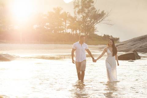 Ensaio Pré casamento na praia da itaipu'