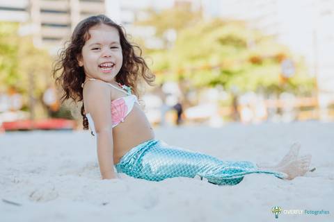 Ensaio Sereia na praia em Niterói - Rio de janeiro'