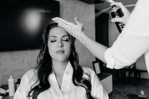 Fotografia do making Of da noiva na Praia de Camboinhas'