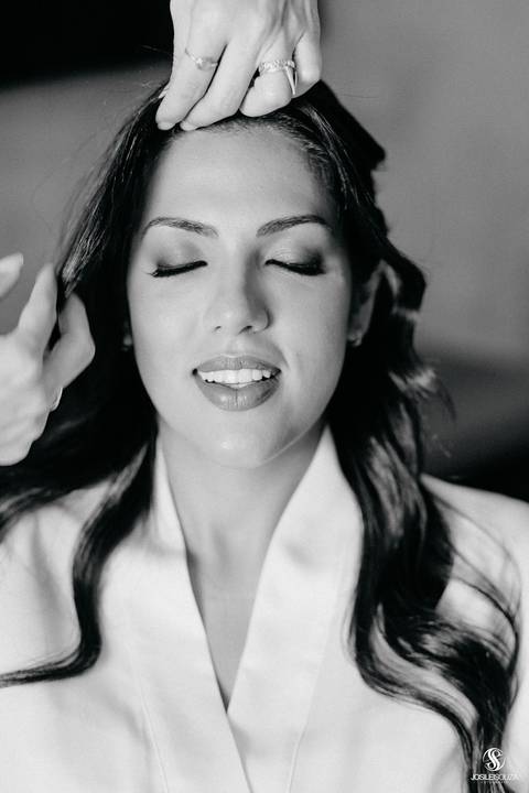 Fotografia do making Of da noiva na Praia de Camboinhas'