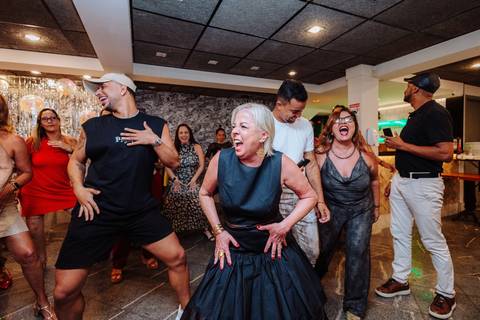 Aniversário de 40, 50, 60, 70, 80, 90 anos em Clubes em Niterói e Rio de Janeiro - Fotógrafo Profissional '