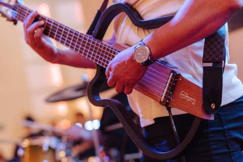 Banda com LEO MARCENES AO VIVO EM FESTA DE ANIVERSÁRIO'