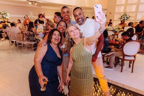 CANTOR LEO MARCENES AO VIVO EM FESTA DE ANIVERSÁRIO'