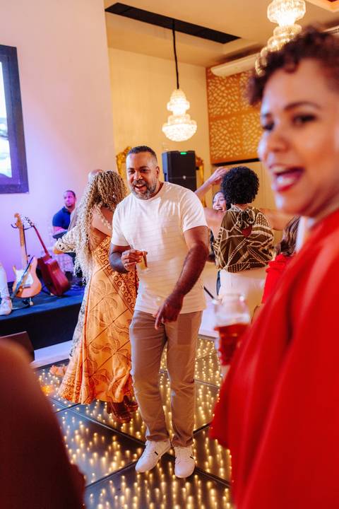 CANTOR LEO MARCENES AO VIVO EM FESTA DE ANIVERSÁRIO'