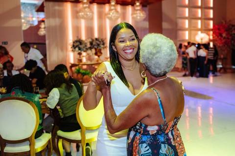 CANTOR LEO MARCENES AO VIVO EM FESTA DE ANIVERSÁRIO'