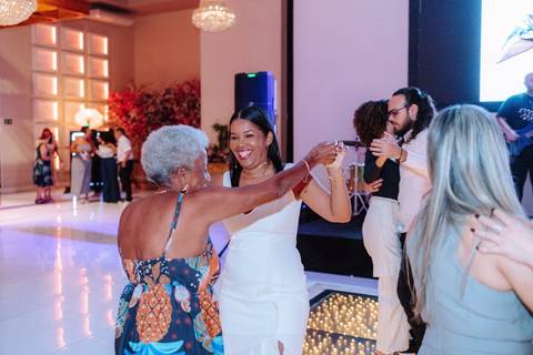 CANTOR LEO MARCENES AO VIVO EM FESTA DE ANIVERSÁRIO'