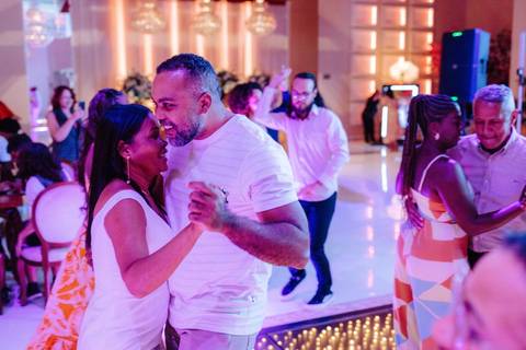 CANTOR LEO MARCENES AO VIVO EM FESTA DE ANIVERSÁRIO'