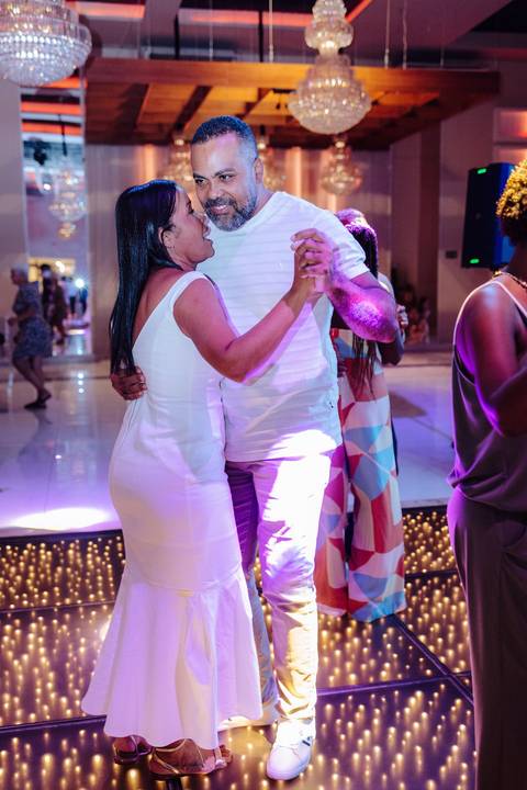 CANTOR LEO MARCENES AO VIVO EM FESTA DE ANIVERSÁRIO'