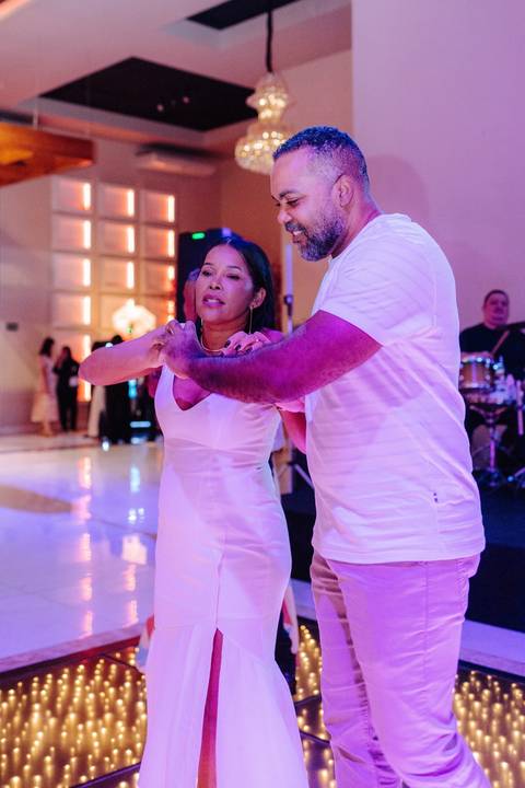 CANTOR LEO MARCENES AO VIVO EM FESTA DE ANIVERSÁRIO'